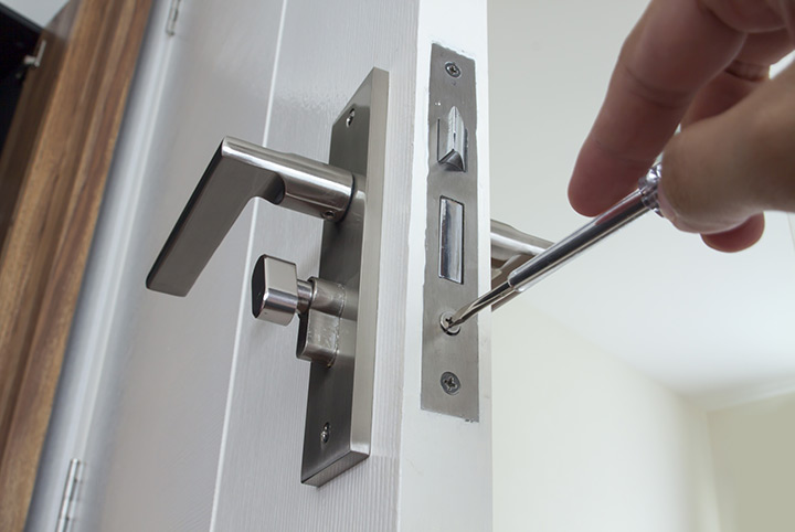 Our local locksmiths are able to repair and install door locks for properties in Raunds and the local area.